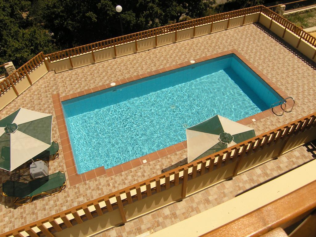 Stratos Villas Kaloniktis エクステリア 写真