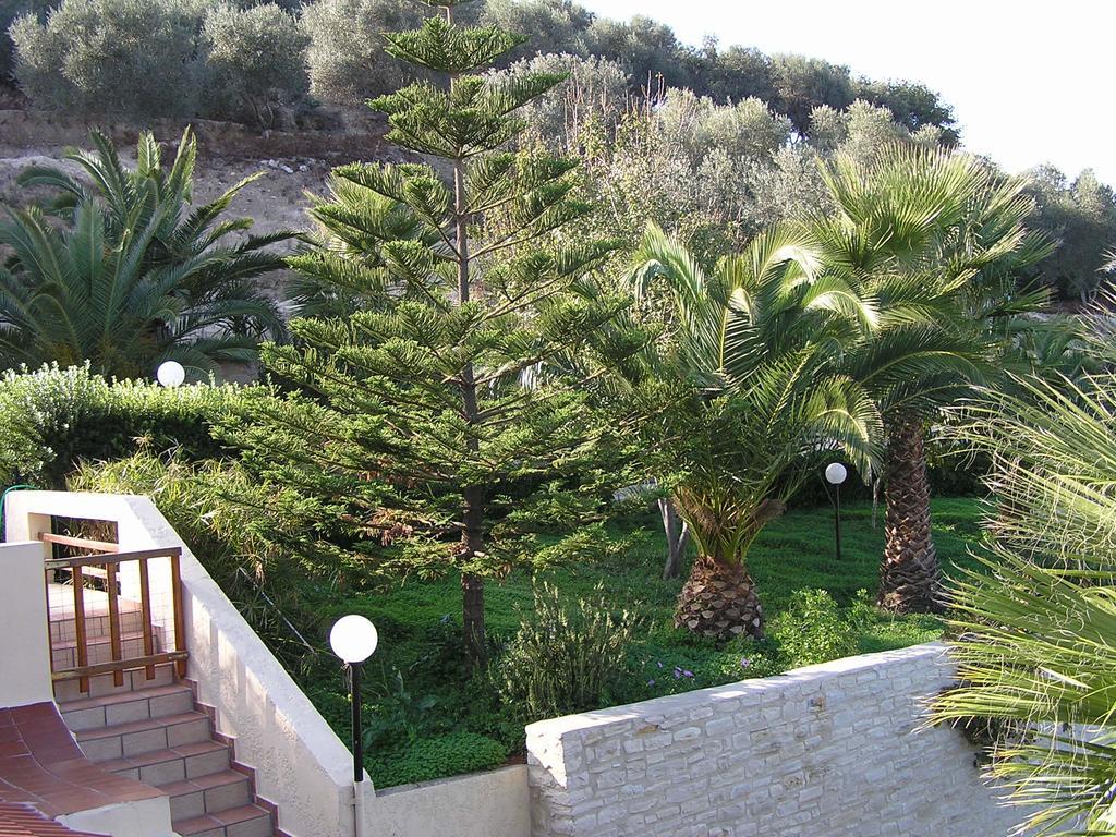 Stratos Villas Kaloniktis エクステリア 写真