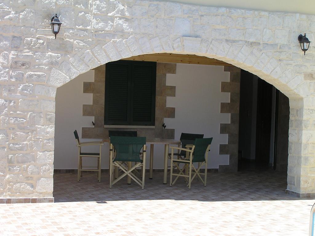 Stratos Villas Kaloniktis エクステリア 写真